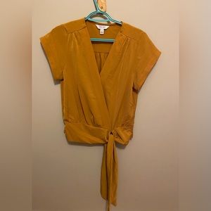 Nine West tie waist top - marigold size small